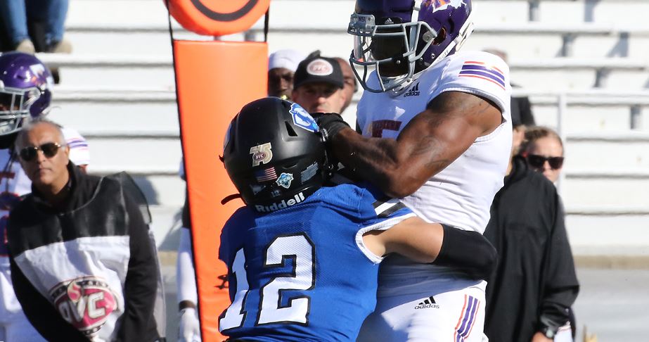 ‘Iron man’ Coates thriving in new role this fall for Eastern Illinois&nbsp;defense