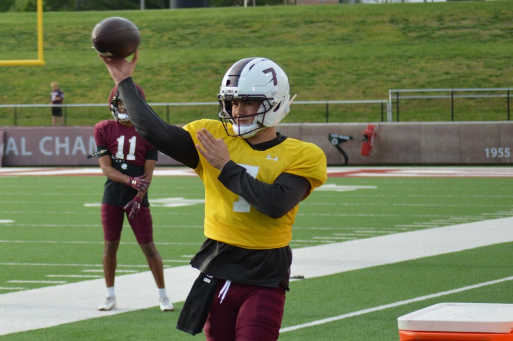 Southern Illinois QBs Williams, Curry take on different roles during spring&nbsp;practices